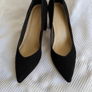 Marc Fisher black suede block pumps 7M